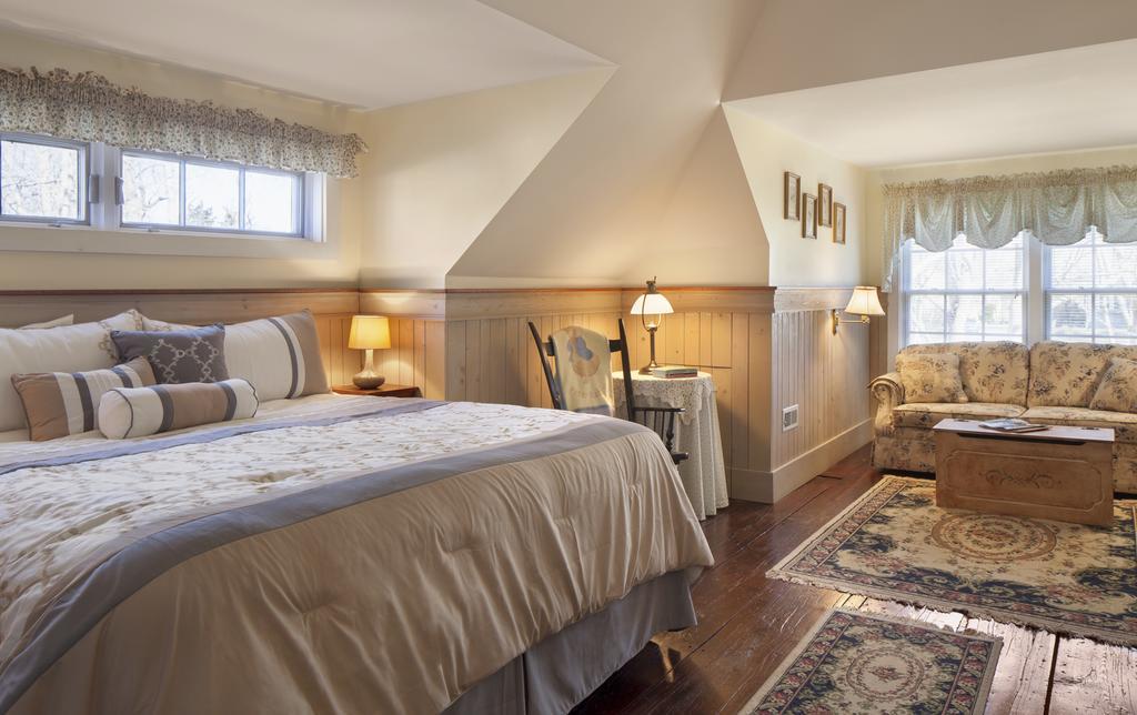 Isaiah Jones Homestead Bed And Breakfast Sandwich Exterior photo