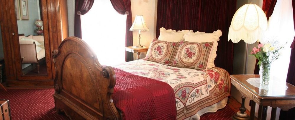 Isaiah Jones Homestead Bed And Breakfast Sandwich Exterior photo