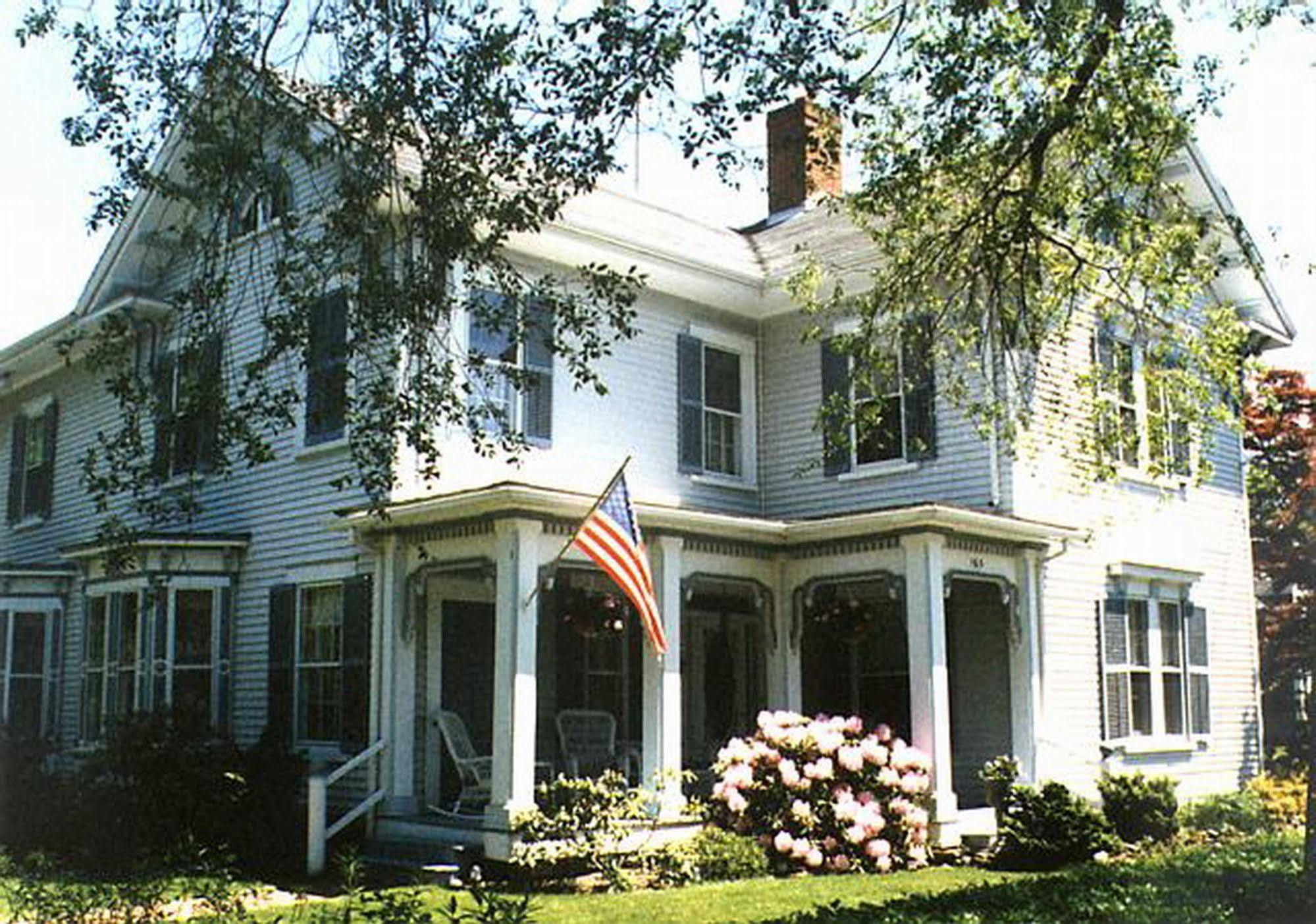 Isaiah Jones Homestead Bed And Breakfast Sandwich Exterior photo